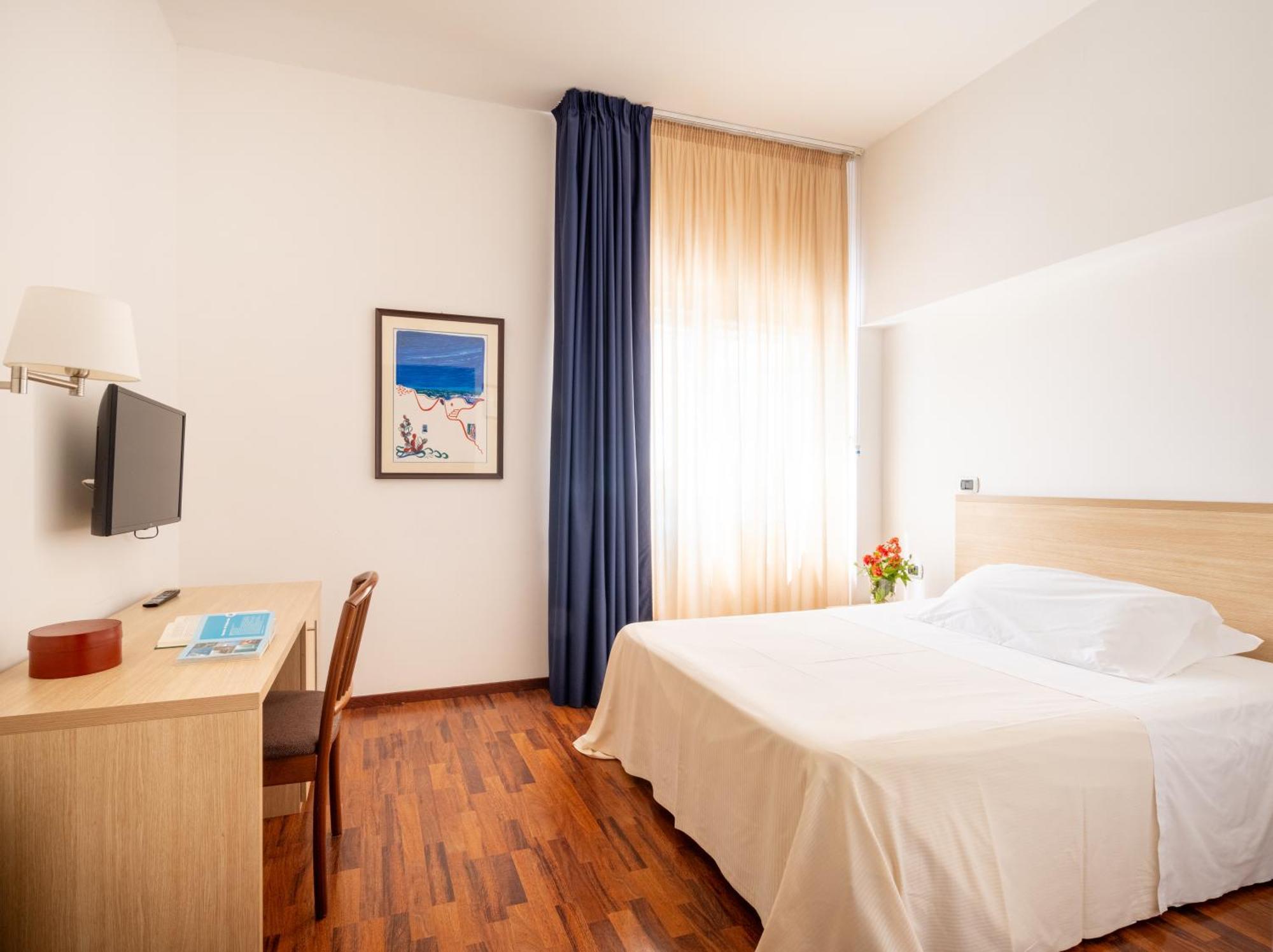 Majesty 4* Bari